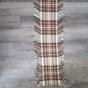 NWT Pretty 100% wool fringed scarf